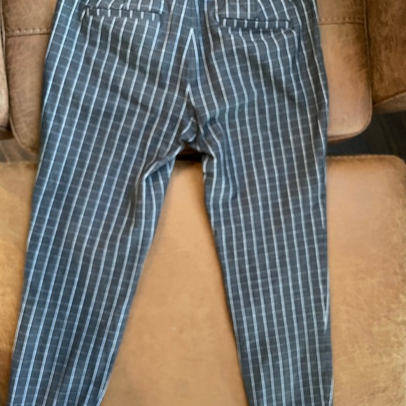 Banana Republic Sloan petite gray plaid pants size 4. - Picture 4 of 5
